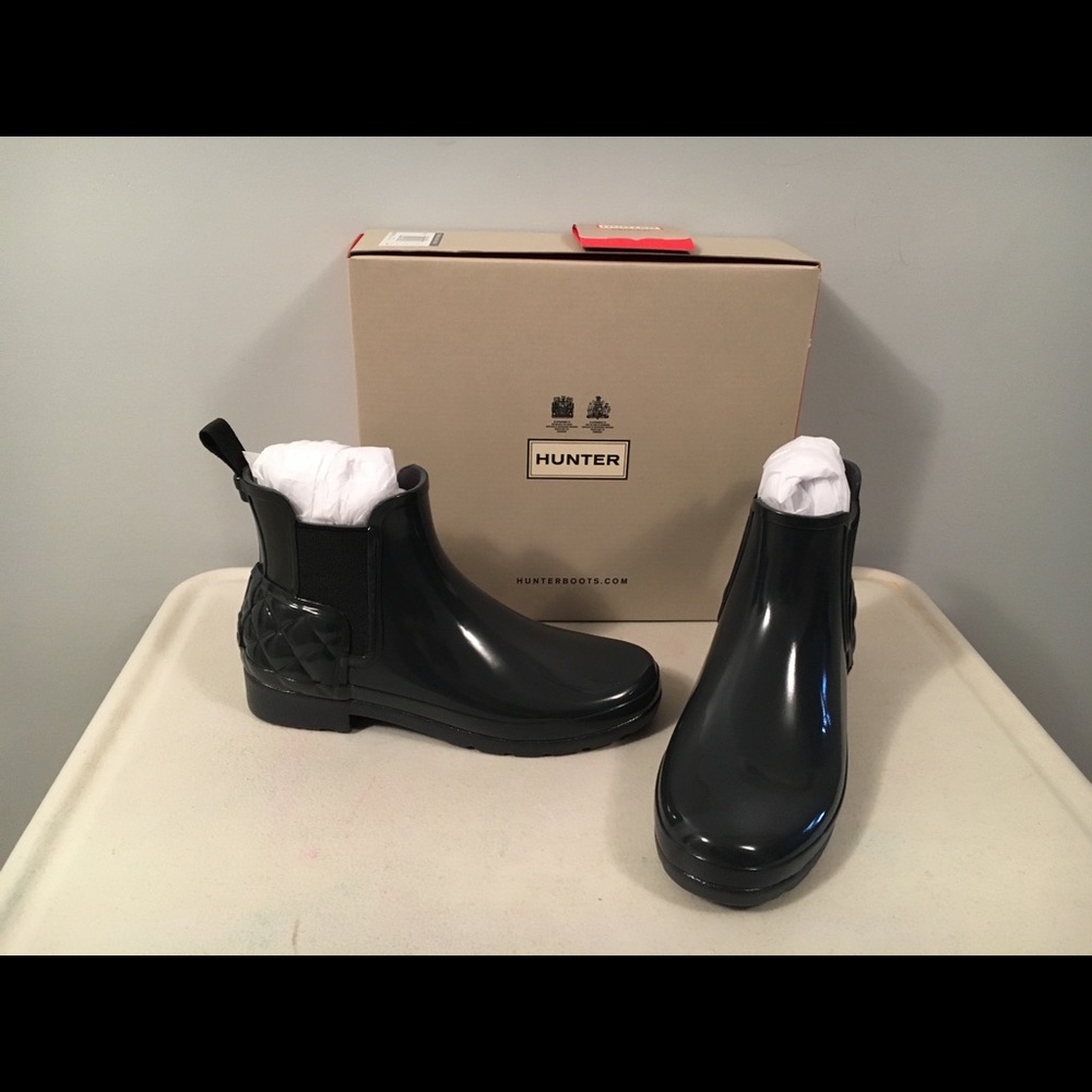 NEW “Glossy Refined Quilted” Hunter Boots Size 8